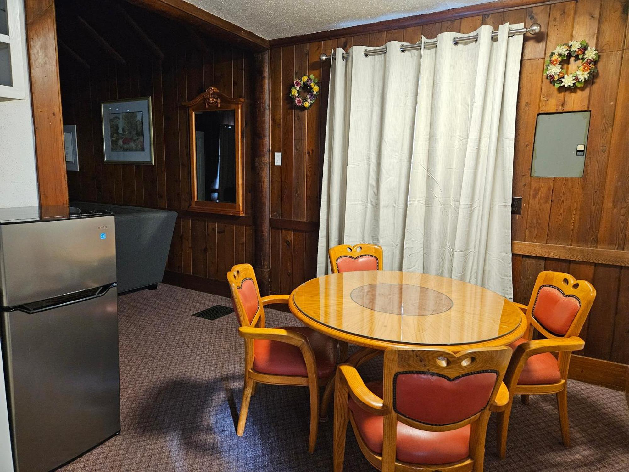 Swiss Chalets Motel Hope Exterior foto